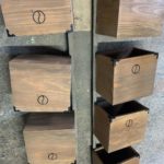 お店屋さんで使用する　三方金具付き杉材の木箱